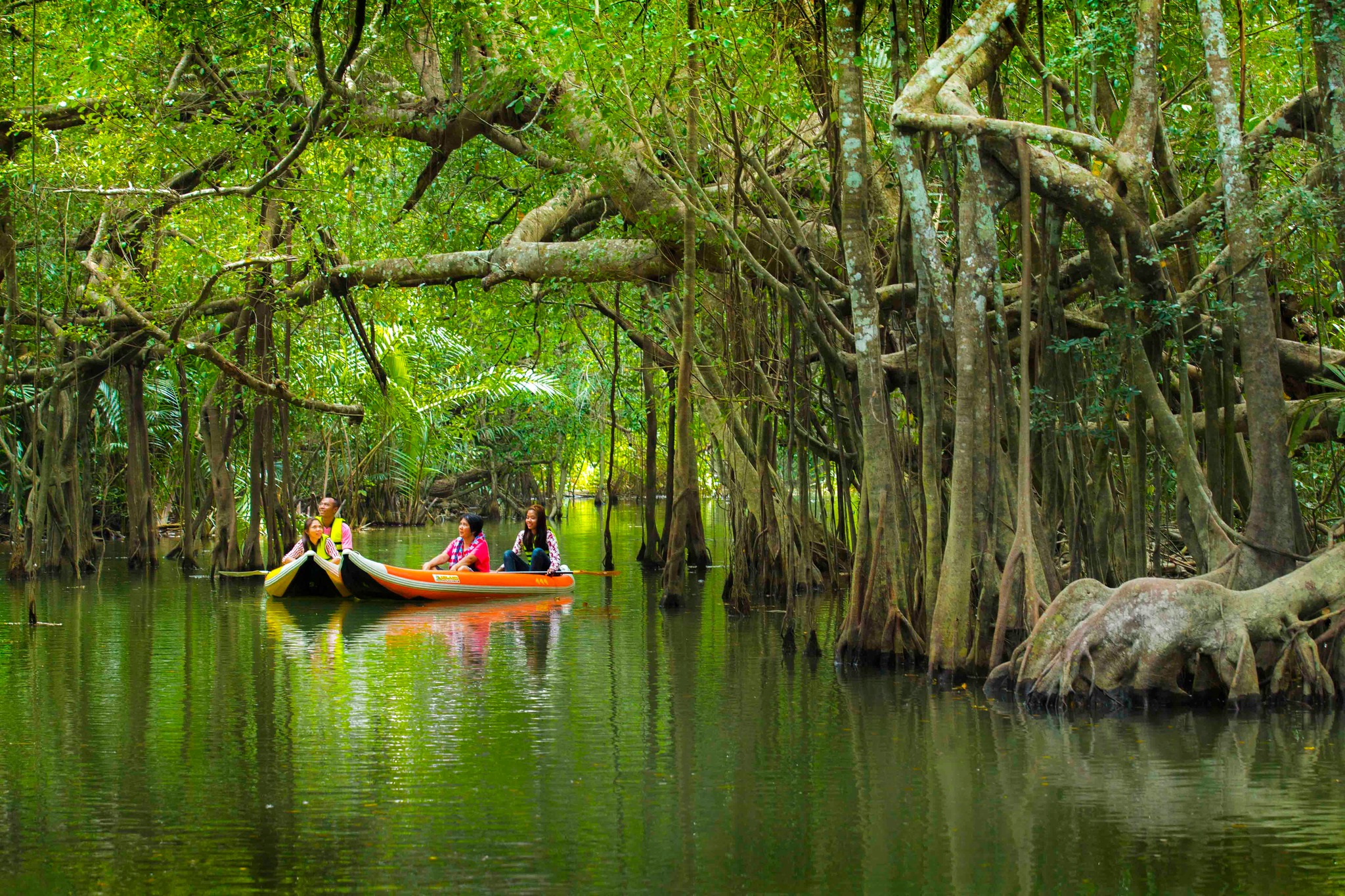 Kayaking in Khlong Sangne