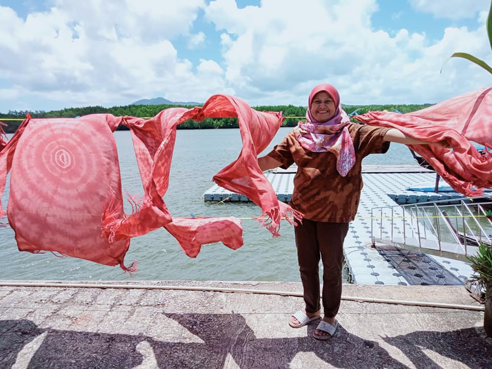Mangrove Forest Ban Sam Chong Nuea