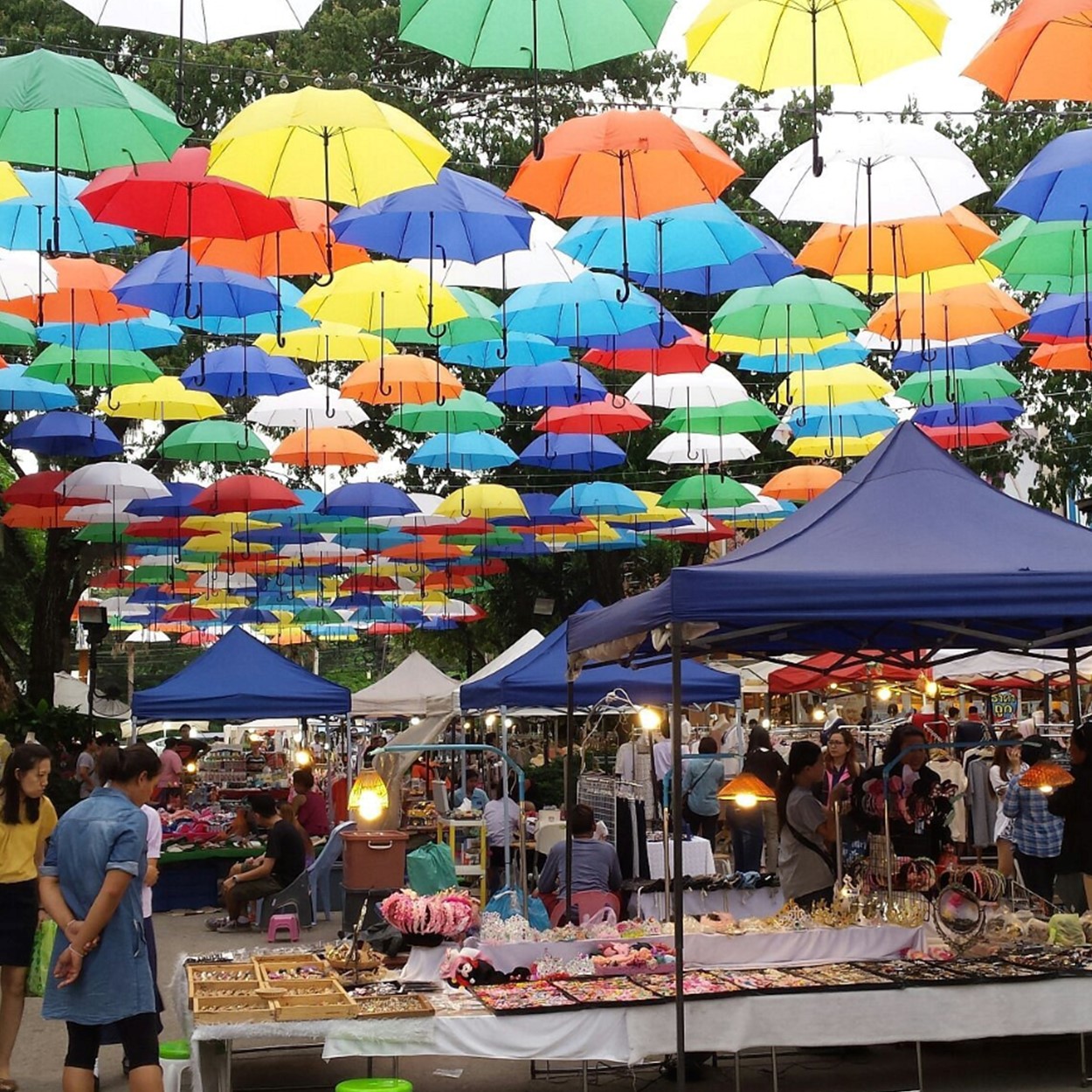 Lod Long Lae Market, Ban Bang Nu, Phang Nga