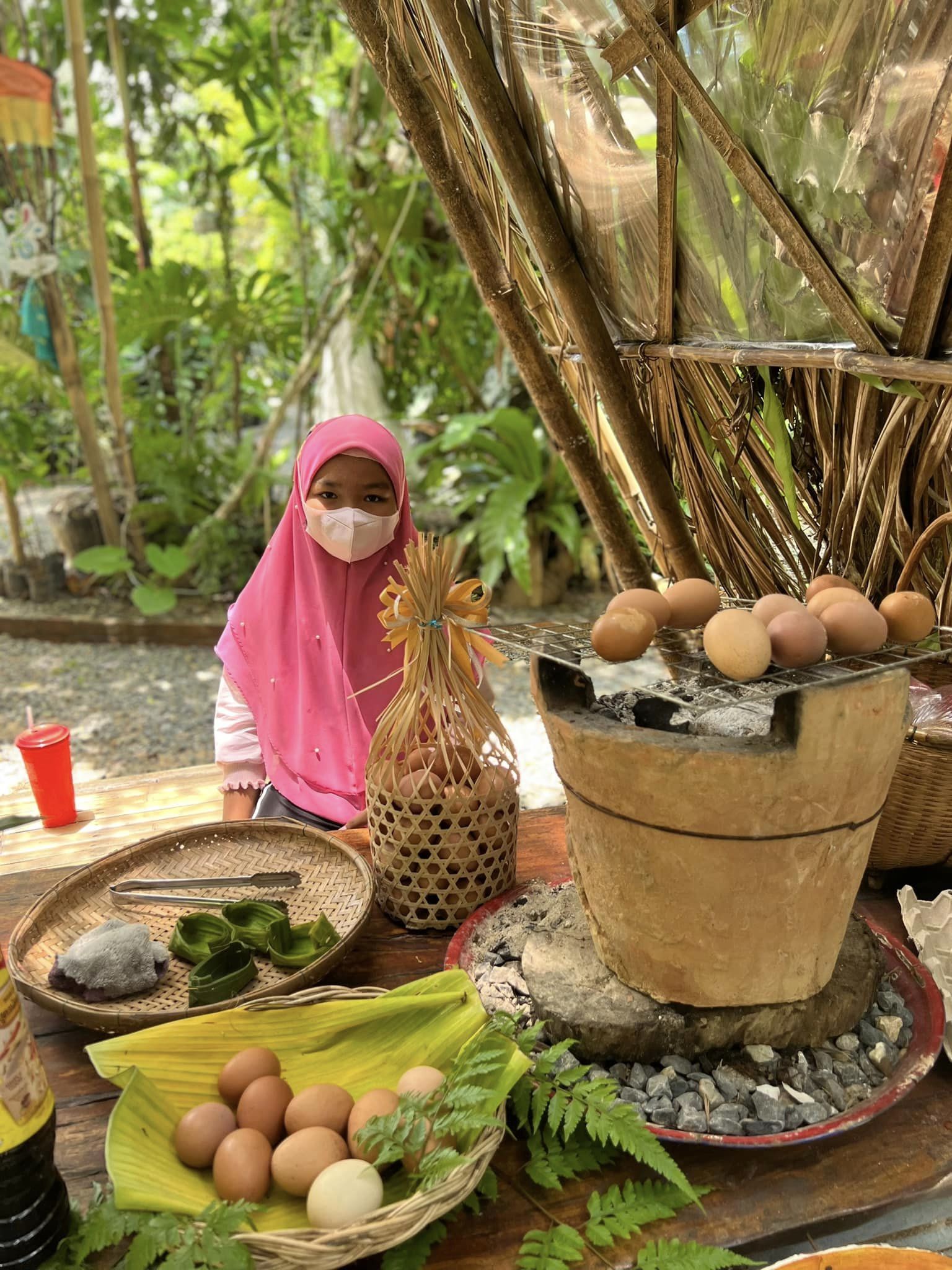 Ladprateen, Ban Nateen, the products from coconut shells