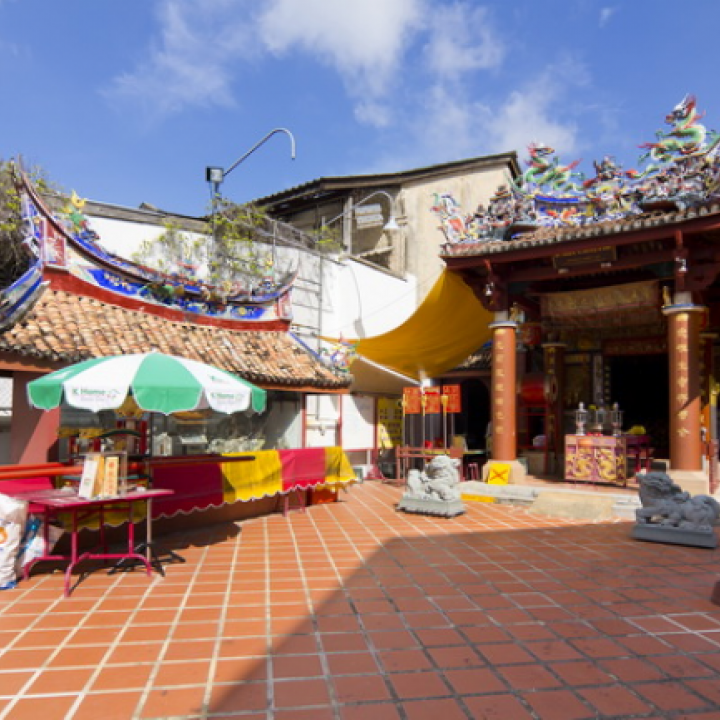 Saeng Tham Shrine