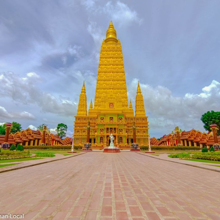 Wat Maha That Wachiramongkol (Wat Bang Thong)