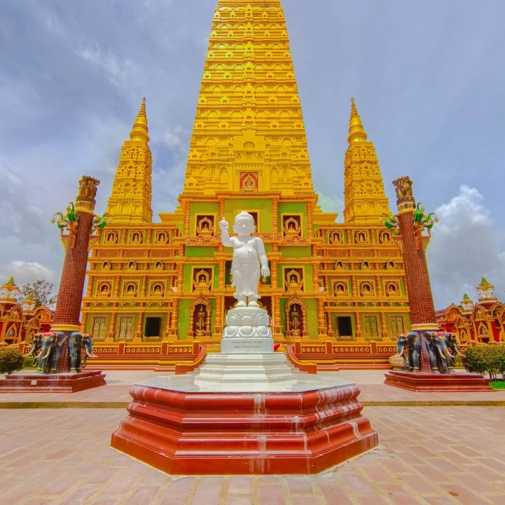 Wat Maha That Wachiramongkol (Wat Bang Thong)