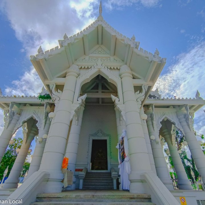 Wat Kaeo Korawaram 