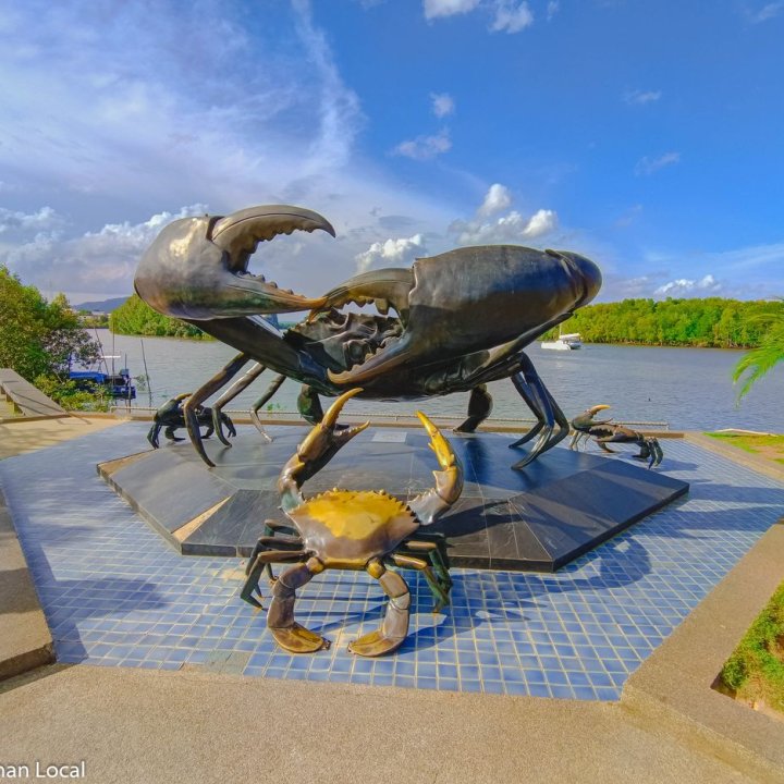 The Mud Crabs Sculpture and Nok Awk Monument