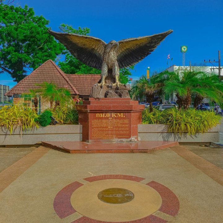 The Mud Crabs Sculpture and Nok Awk Monument