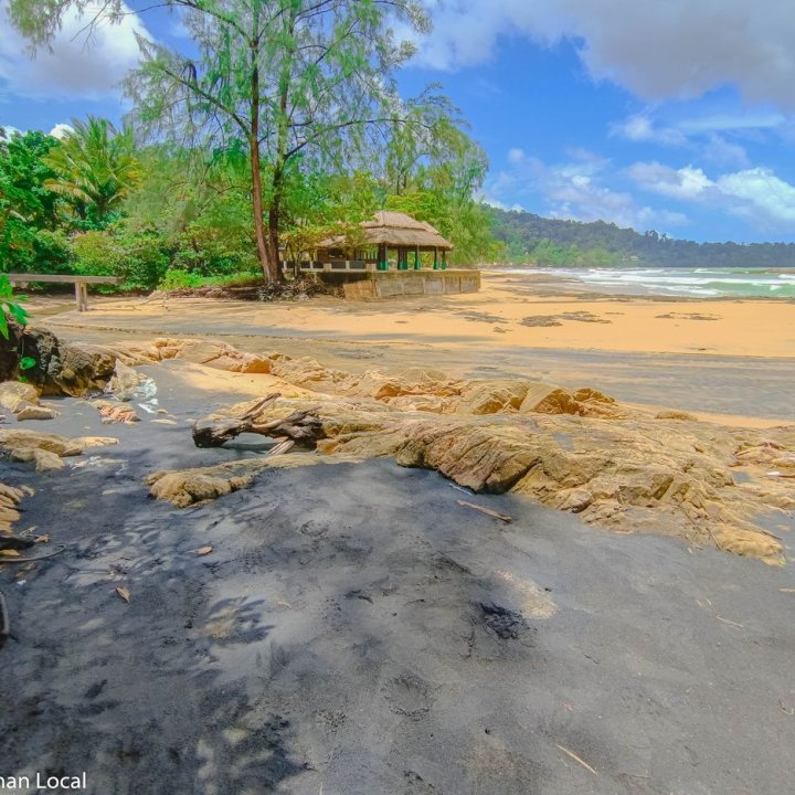 Nang Thong Beach