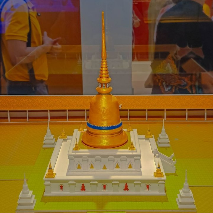 Wat Phra Borommathat Sawi