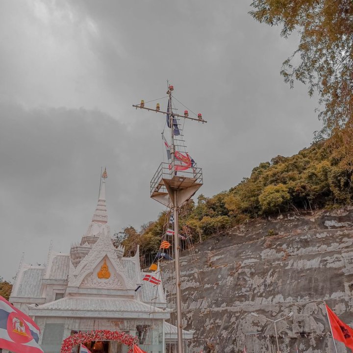 Krom Luang Chumphon Khet Udomsak Shrine