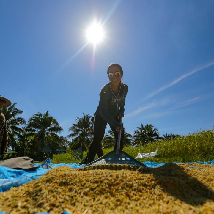 Baan Nam Chuet Community Based Tourism Activities - Learning about tie-dyeing batik fabrics